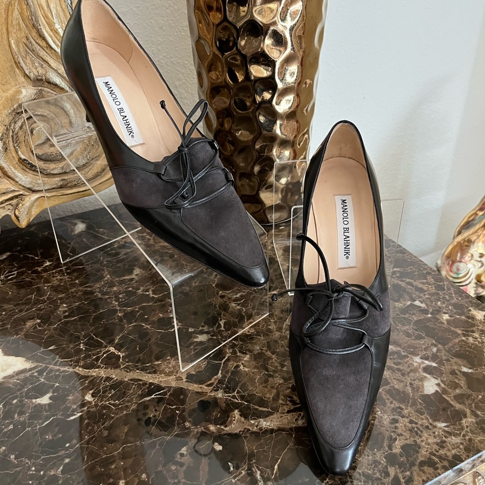 Manolo Blahnik Black Leather Slip On Pointed Toe Tie Pumps. Size IT 37/US 7